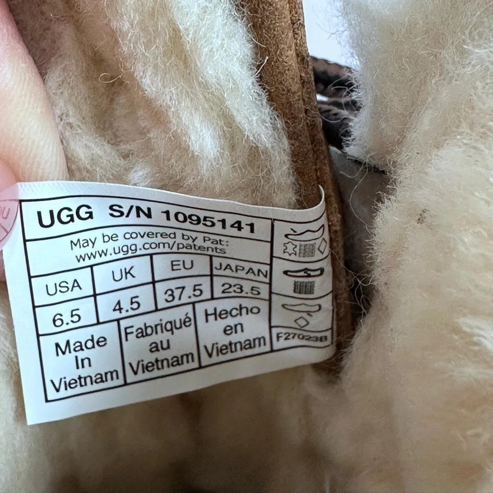 UGG Women's‎ Adirondack Ill Waterproof Boots, SIZE 6.5